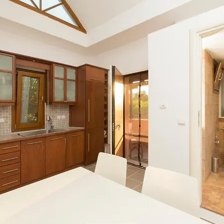 Functional House By The Sea At Tatil Evi