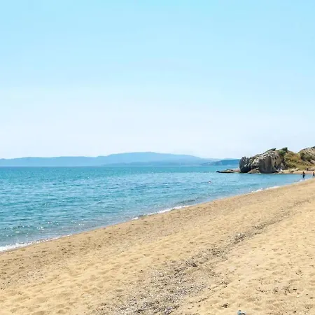 Functional House By The Sea At *